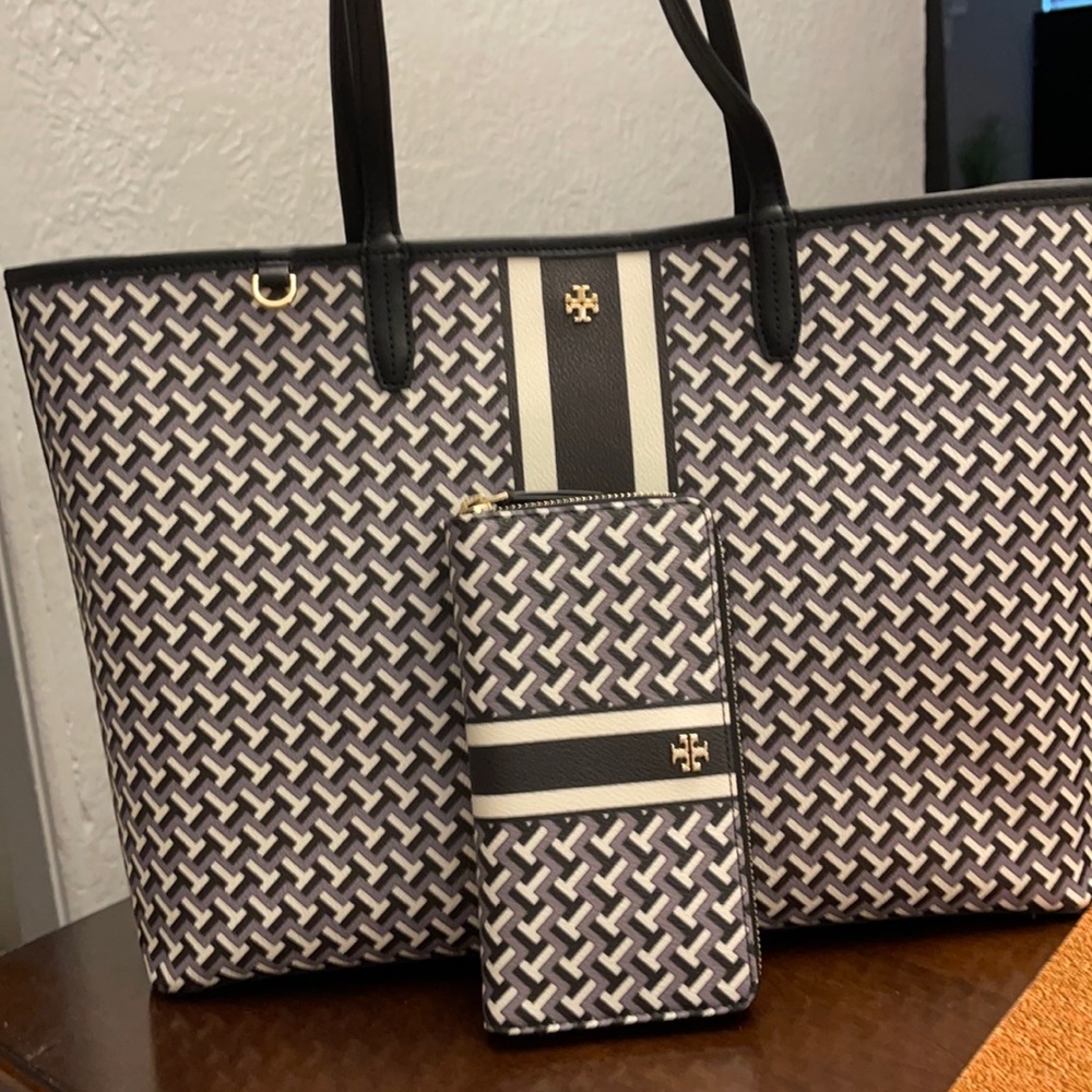wallet and handbag
